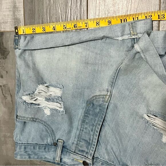 NWOT EVIDNT Los Angeles Light Wash Cotton Distressed Denim Jean Cuff Shorts 27 - Picture 7 of 10